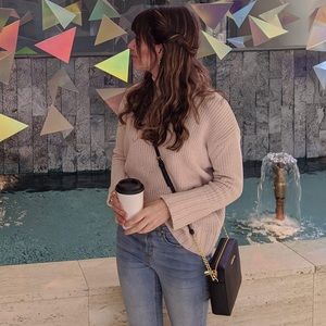 Meet your Posher, Holly